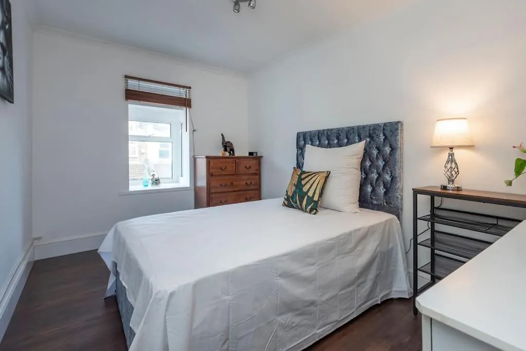 Stunning 3-Bed House Apartment London
