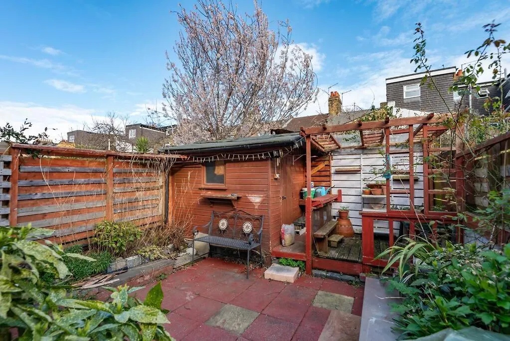 Stunning 3-Bed House Apartment London