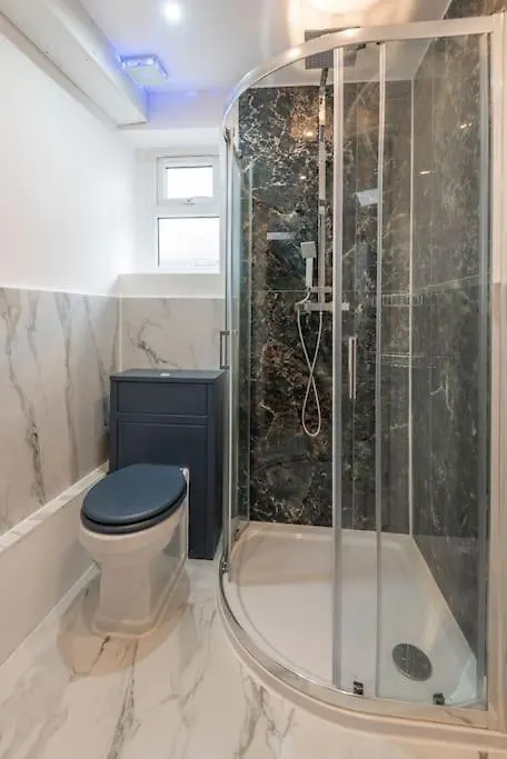 Stunning 3-Bed House Apartment London